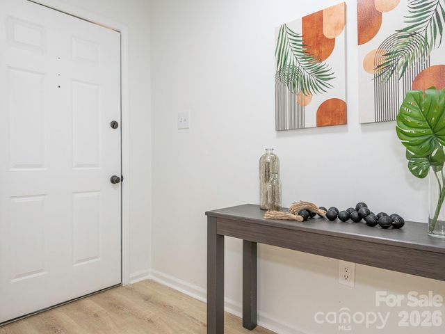 9012 Waggoneer Circle, Charlotte, NC 28270