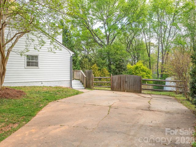 9012 Waggoneer Circle, Charlotte, NC 28270