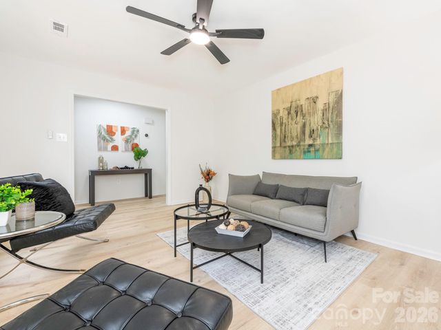 9012 Waggoneer Circle, Charlotte, NC 28270