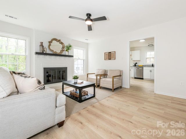 9012 Waggoneer Circle, Charlotte, NC 28270