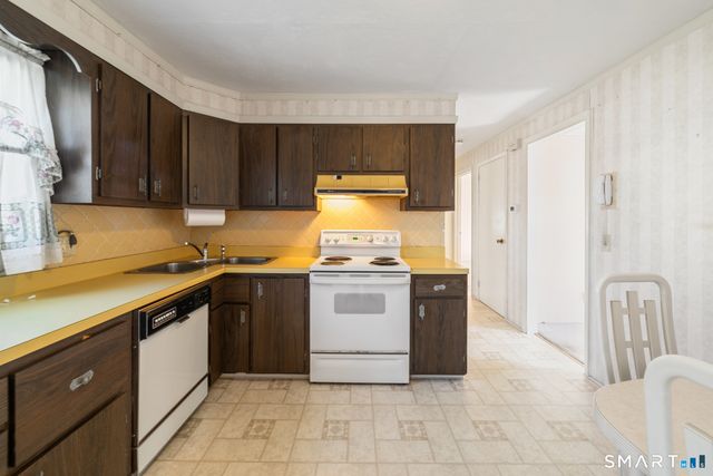 54 Coolridge Road, Milford, CT 06460