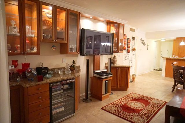 2851 Somerset Drive 103, Lauderdale Lakes, FL 33311