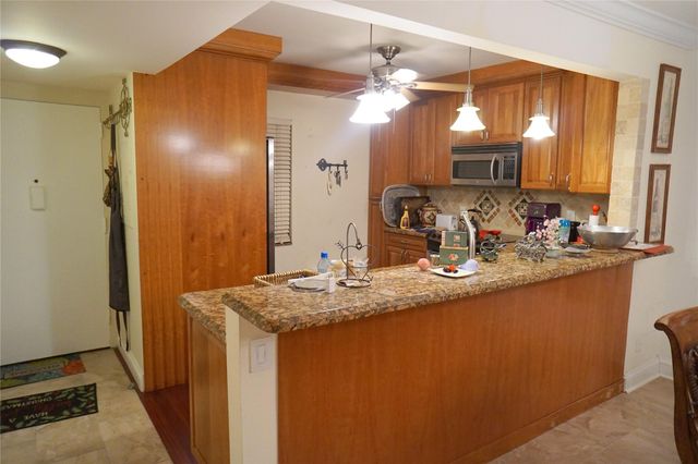 2851 Somerset Drive 103, Lauderdale Lakes, FL 33311