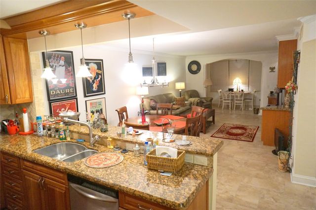 2851 Somerset Drive 103, Lauderdale Lakes, FL 33311