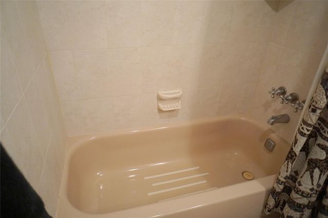 2851 Somerset Drive 103, Lauderdale Lakes, FL 33311