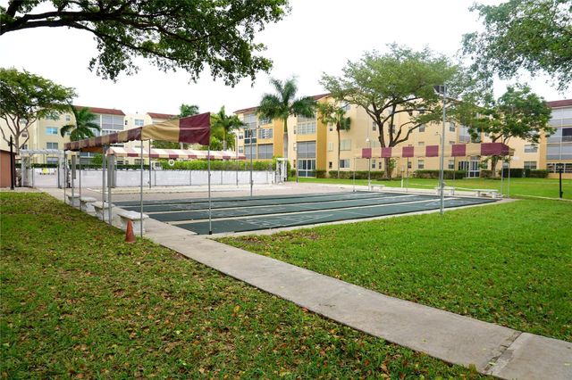 2851 Somerset Drive 103, Lauderdale Lakes, FL 33311