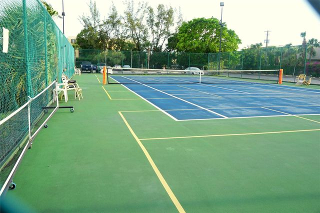 2851 Somerset Drive 103, Lauderdale Lakes, FL 33311