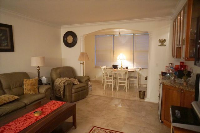 2851 Somerset Drive 103, Lauderdale Lakes, FL 33311