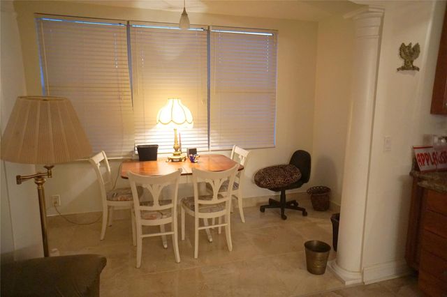 2851 Somerset Drive 103, Lauderdale Lakes, FL 33311