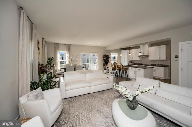 5432 HOLLEY OAK LN, Fredericksburg, VA 22407