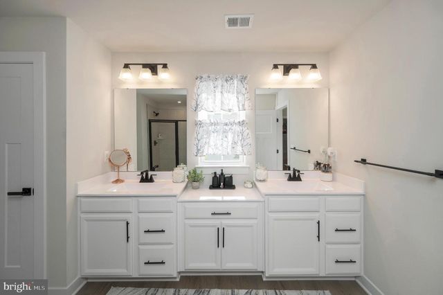 5432 HOLLEY OAK LN, Fredericksburg, VA 22407