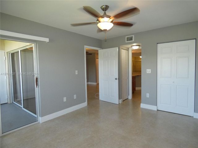 2841 N Oakland Forest Dr 207, Oakland Park, FL 33309