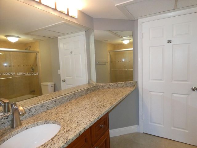 2841 N Oakland Forest Dr 207, Oakland Park, FL 33309