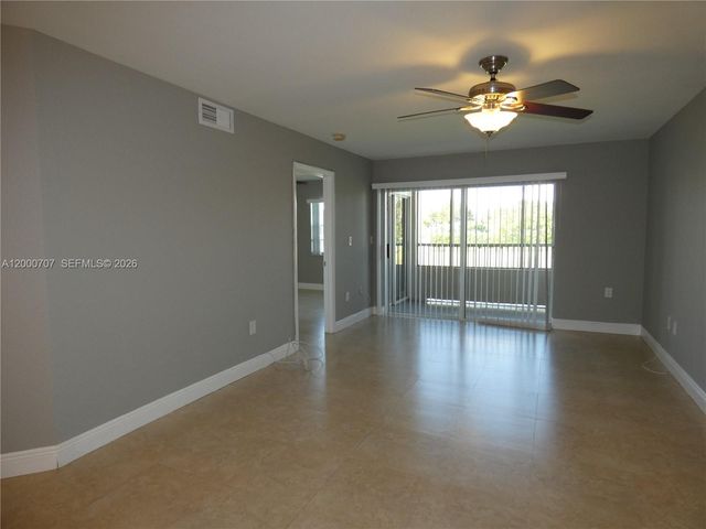2841 N Oakland Forest Dr 207, Oakland Park, FL 33309