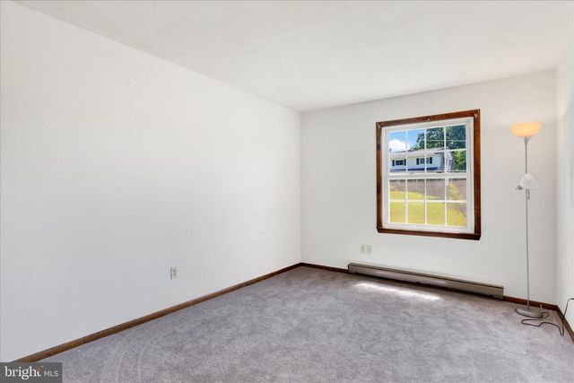 260 GREEN LANE DR, Camp Hill, PA 17011