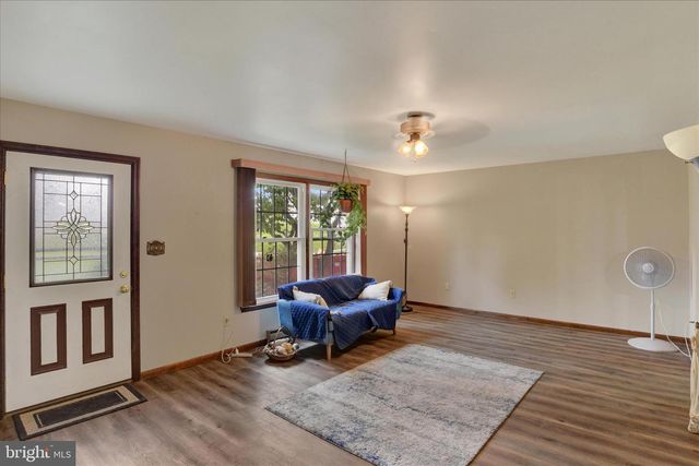 260 GREEN LANE DR, Camp Hill, PA 17011