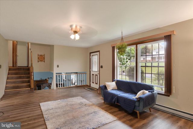 260 GREEN LANE DR, Camp Hill, PA 17011
