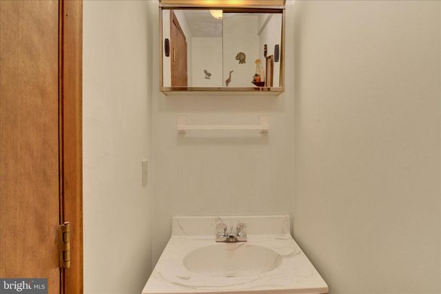 260 GREEN LANE DR, Camp Hill, PA 17011