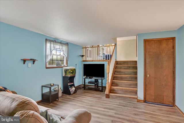260 GREEN LANE DR, Camp Hill, PA 17011