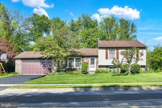 260 GREEN LANE DR, Camp Hill, PA 17011