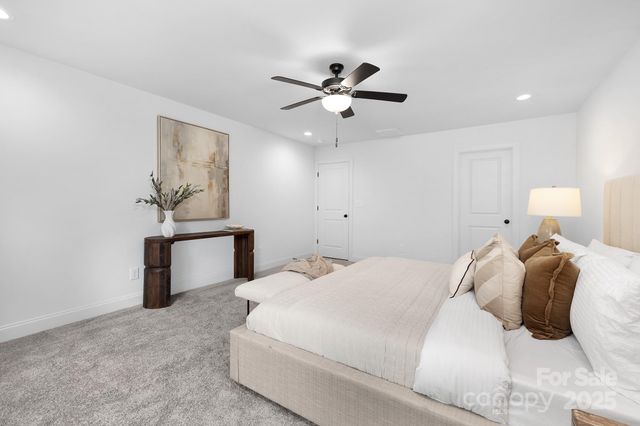 4207 Eagle Chase Drive, Charlotte, NC 28216