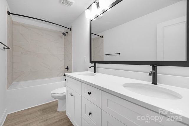 4207 Eagle Chase Drive, Charlotte, NC 28216