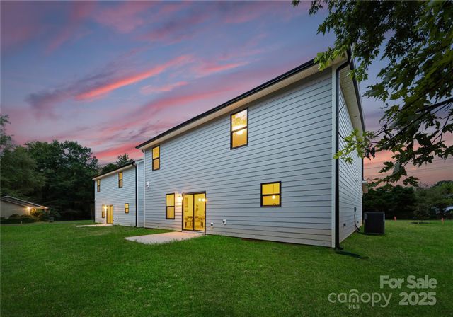 4207 Eagle Chase Drive, Charlotte, NC 28216