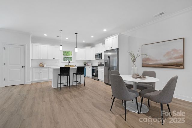 4207 Eagle Chase Drive, Charlotte, NC 28216