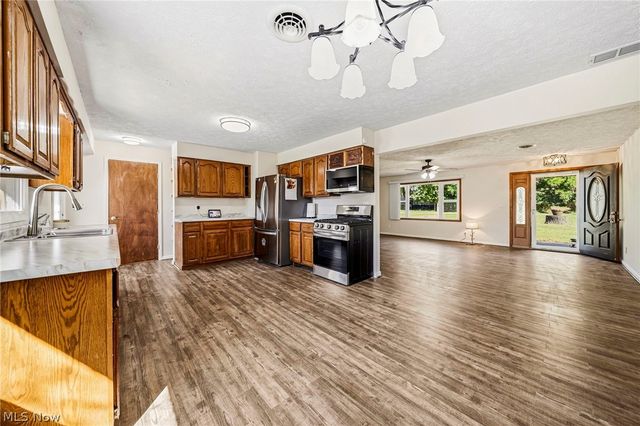 7612 Lake Shore Boulevard, Mentor, OH 44060