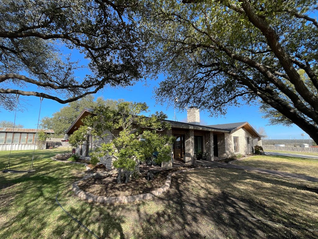 Image 11 of property listing at 9534 Duff Road, Christoval, TX 76935