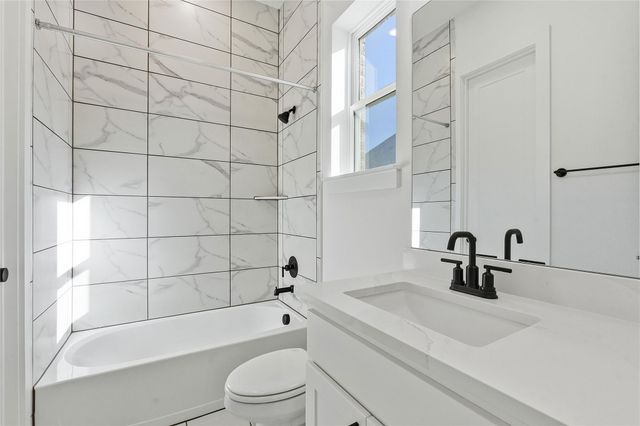 394 Leaning Rock RDG, Austin, TX 78737