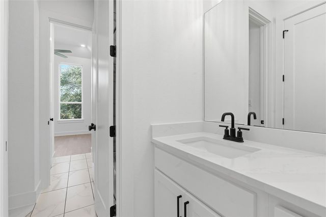 394 Leaning Rock RDG, Austin, TX 78737