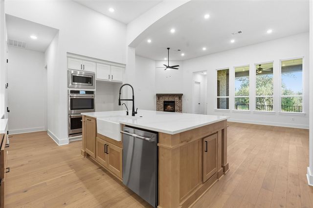 394 Leaning Rock RDG, Austin, TX 78737