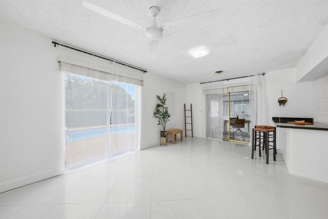 5501 Monroe Street, Hollywood, FL 33021