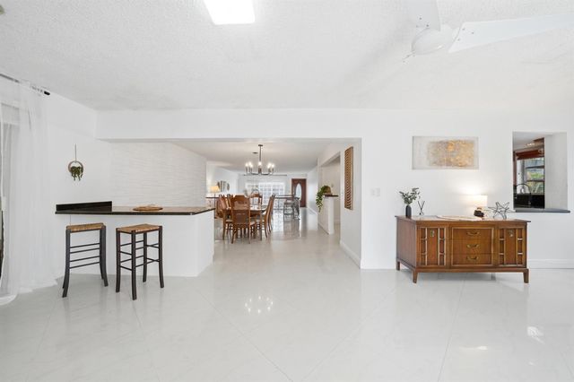 5501 Monroe Street, Hollywood, FL 33021