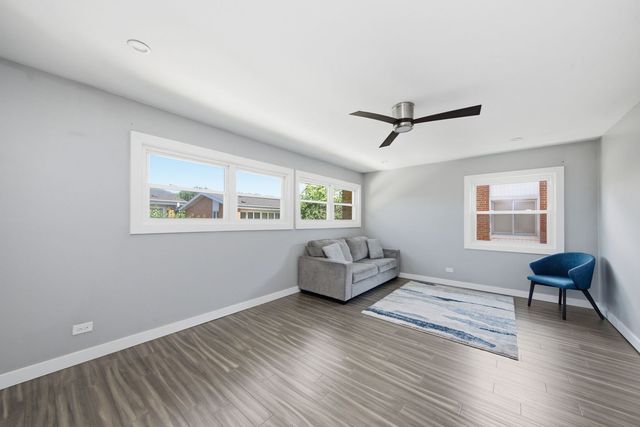 2633 Hawthorne Lane E, Flossmoor, IL 60422