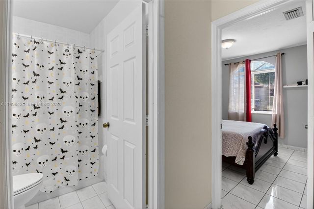 18615 NW 84th Pl 102-1, Hialeah, FL 33015