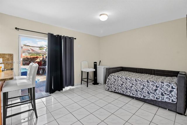 18615 NW 84th Pl 102-1, Hialeah, FL 33015