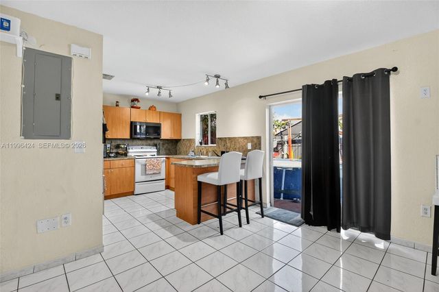 18615 NW 84th Pl 102-1, Hialeah, FL 33015