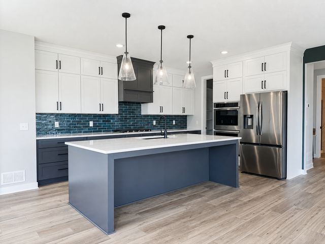 18200 103rd Avenue N, Maple Grove, MN 55311