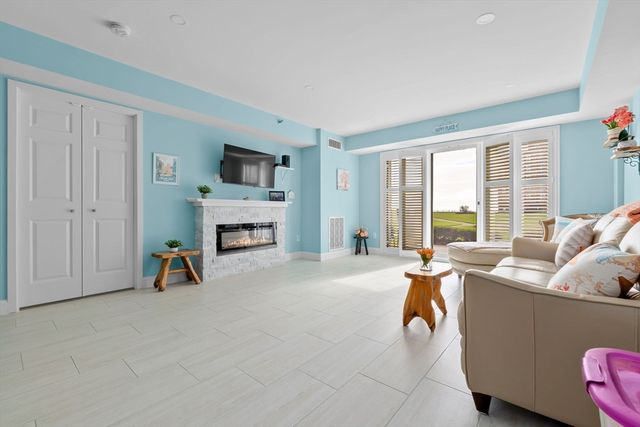 3 Seal Harbor Rd 133, Winthrop, MA 02152