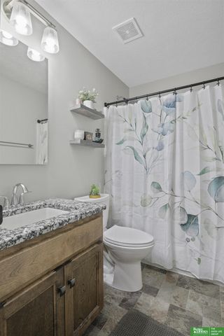 18606 George Miller Parkway, Elkhorn, NE 68022