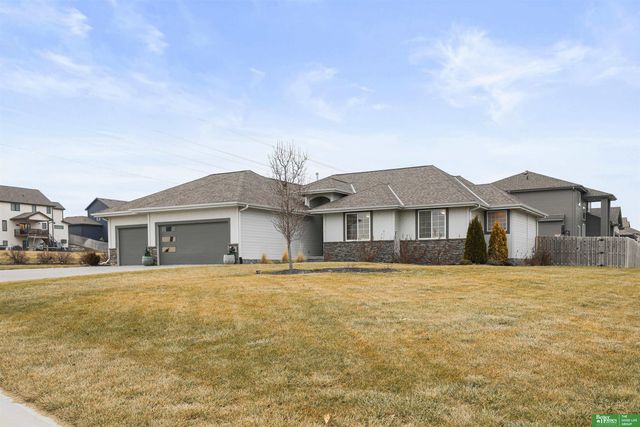 18606 George Miller Parkway, Elkhorn, NE 68022