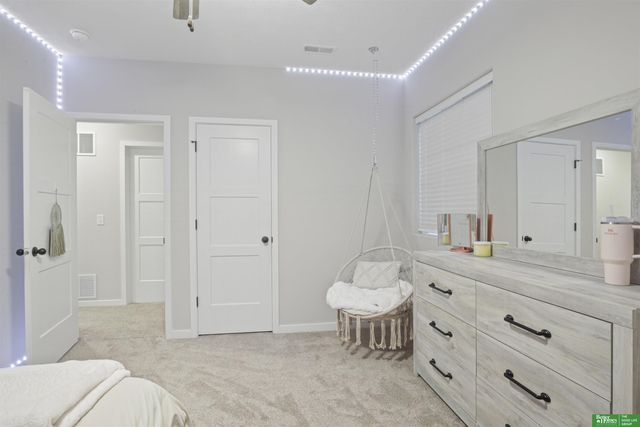 18606 George Miller Parkway, Elkhorn, NE 68022