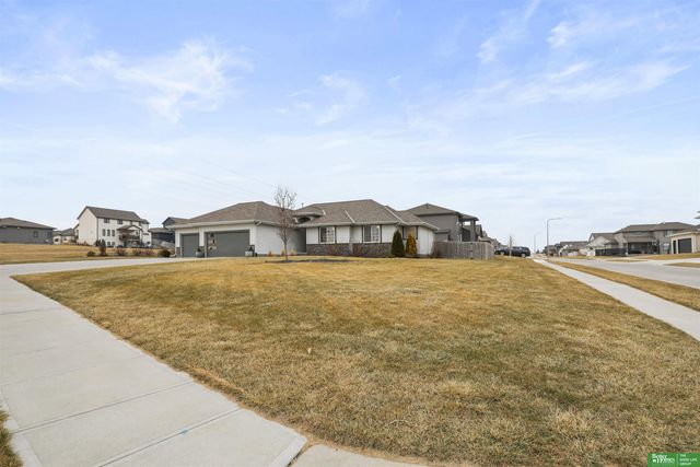 18606 George Miller Parkway, Elkhorn, NE 68022