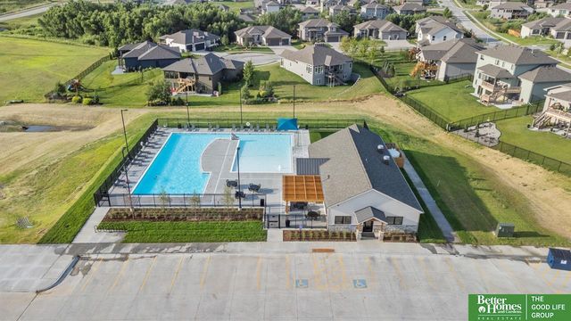 18606 George Miller Parkway, Elkhorn, NE 68022