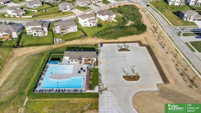 18606 George Miller Parkway, Elkhorn, NE 68022