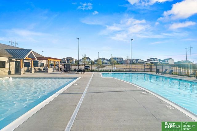 18606 George Miller Parkway, Elkhorn, NE 68022