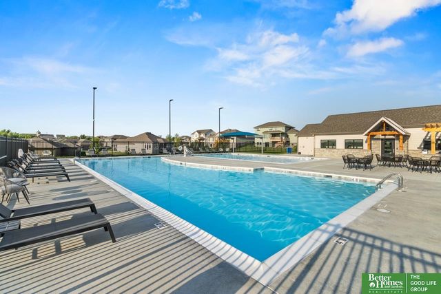 18606 George Miller Parkway, Elkhorn, NE 68022