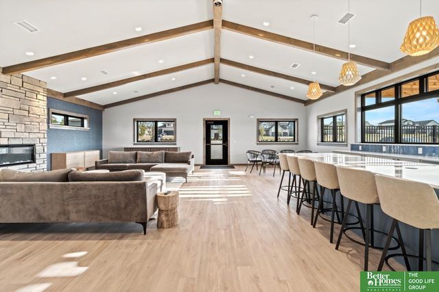 18606 George Miller Parkway, Elkhorn, NE 68022